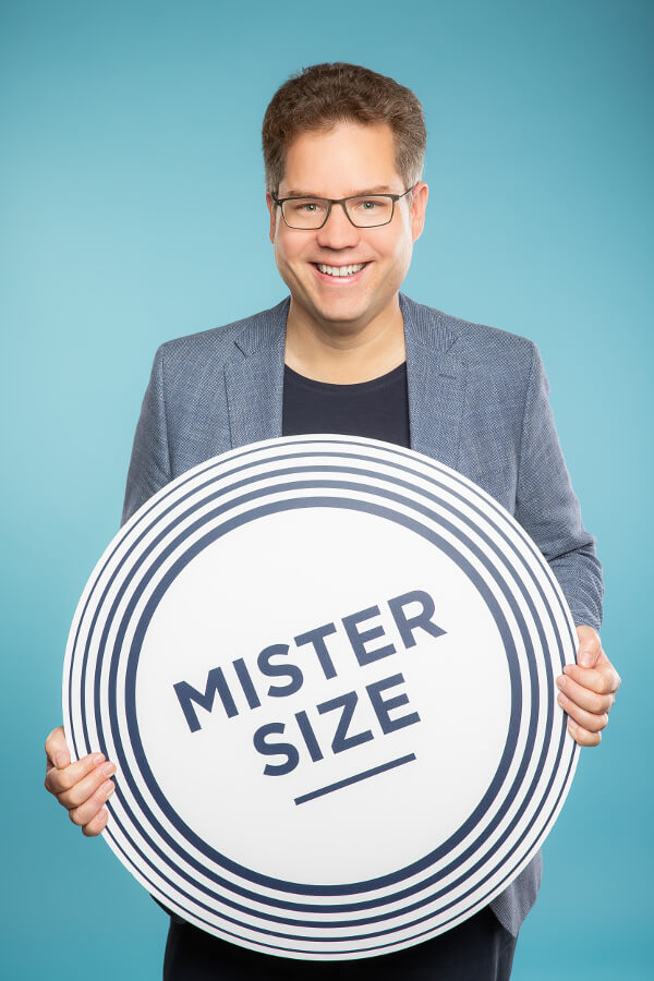 Jan Vinzenz Krause với logo MISTER SIZE